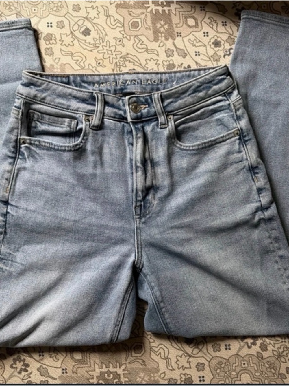American Eagle Outfitters Light Blue High-Rise Mom Straight Leg Jeans